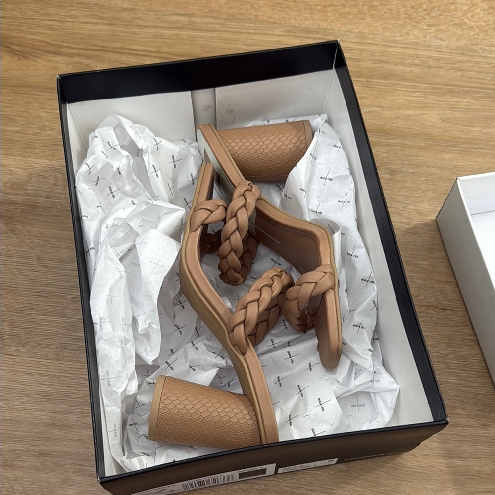 Dolce Vita Shoes - Picture 2 of 4